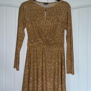 Knee length dress, size small